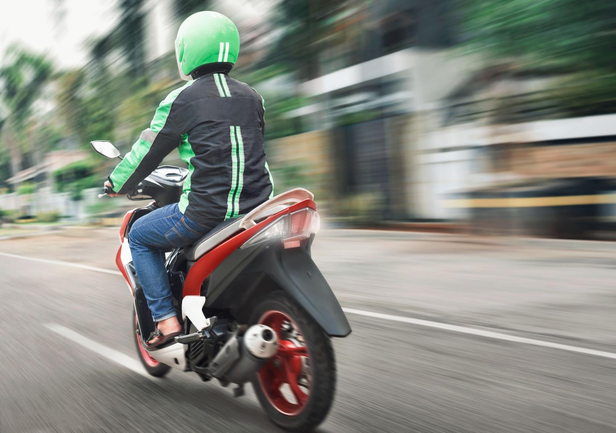 Take a peek at 13 advantages and disadvantages of electric motorbikes before buying one