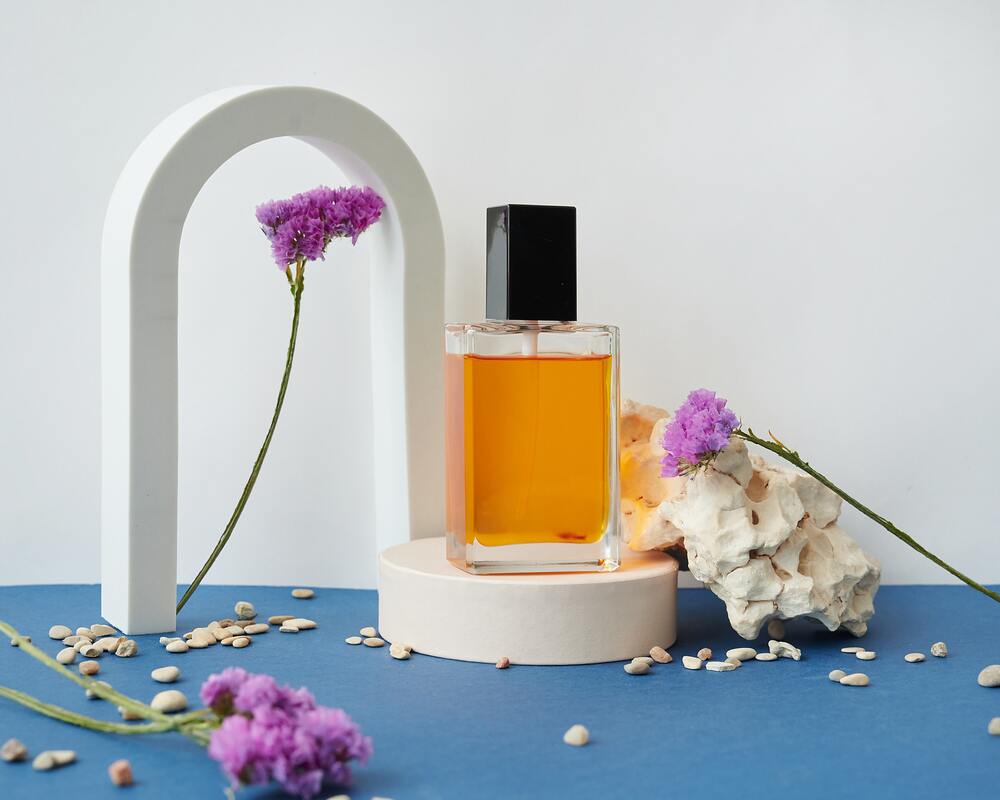 11 Cara Memulai Bisnis Parfum Untuk Pemula, Mudah dan Menguntungkan!